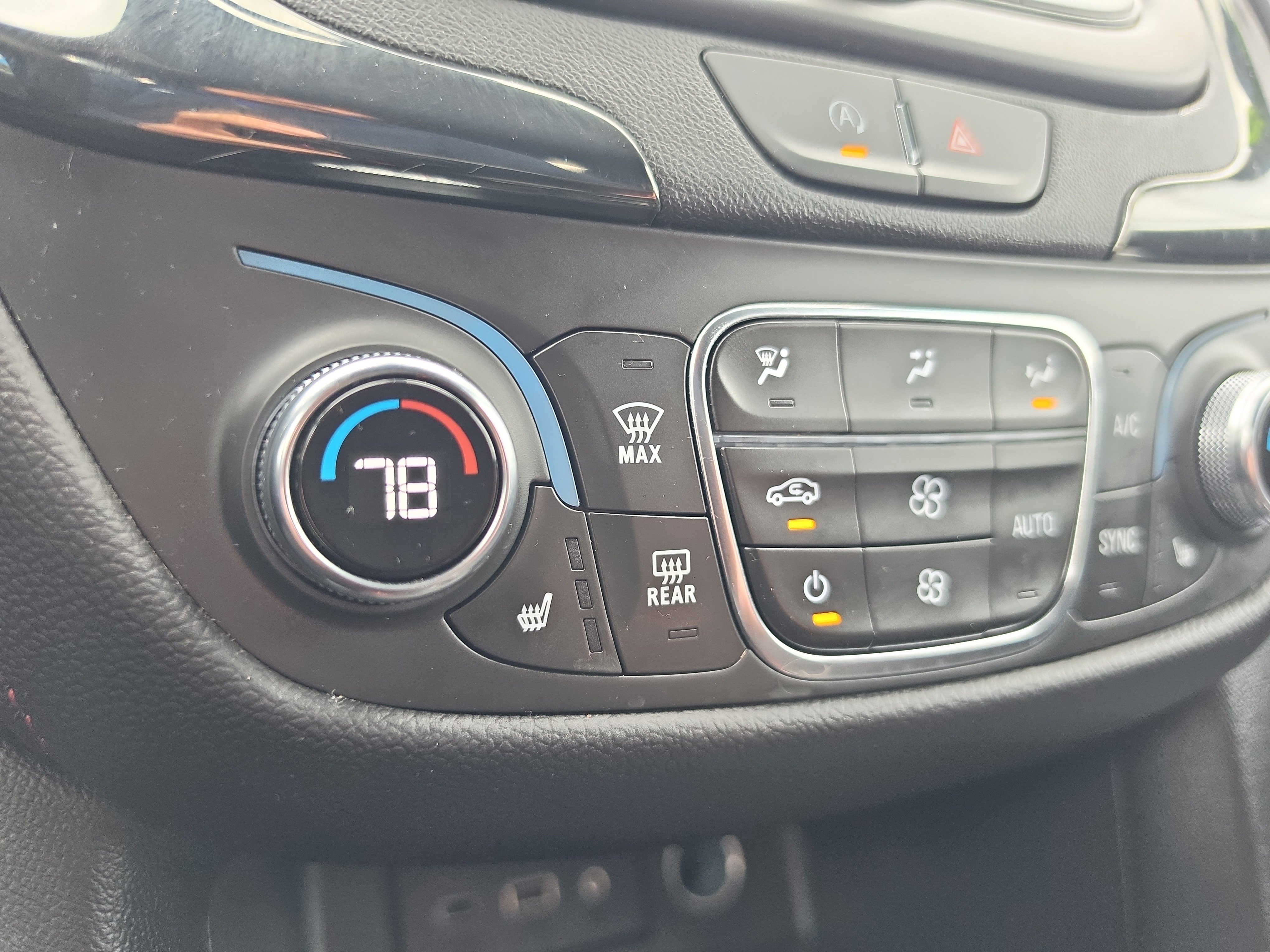 Used 2023 Chevrolet Equinox RS AWD/4WD image 29