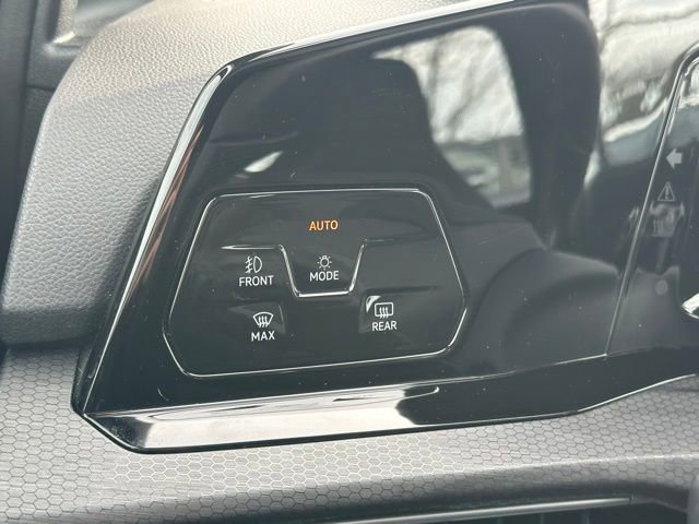 Used 2023 Volkswagen GTI Autobahn image 18