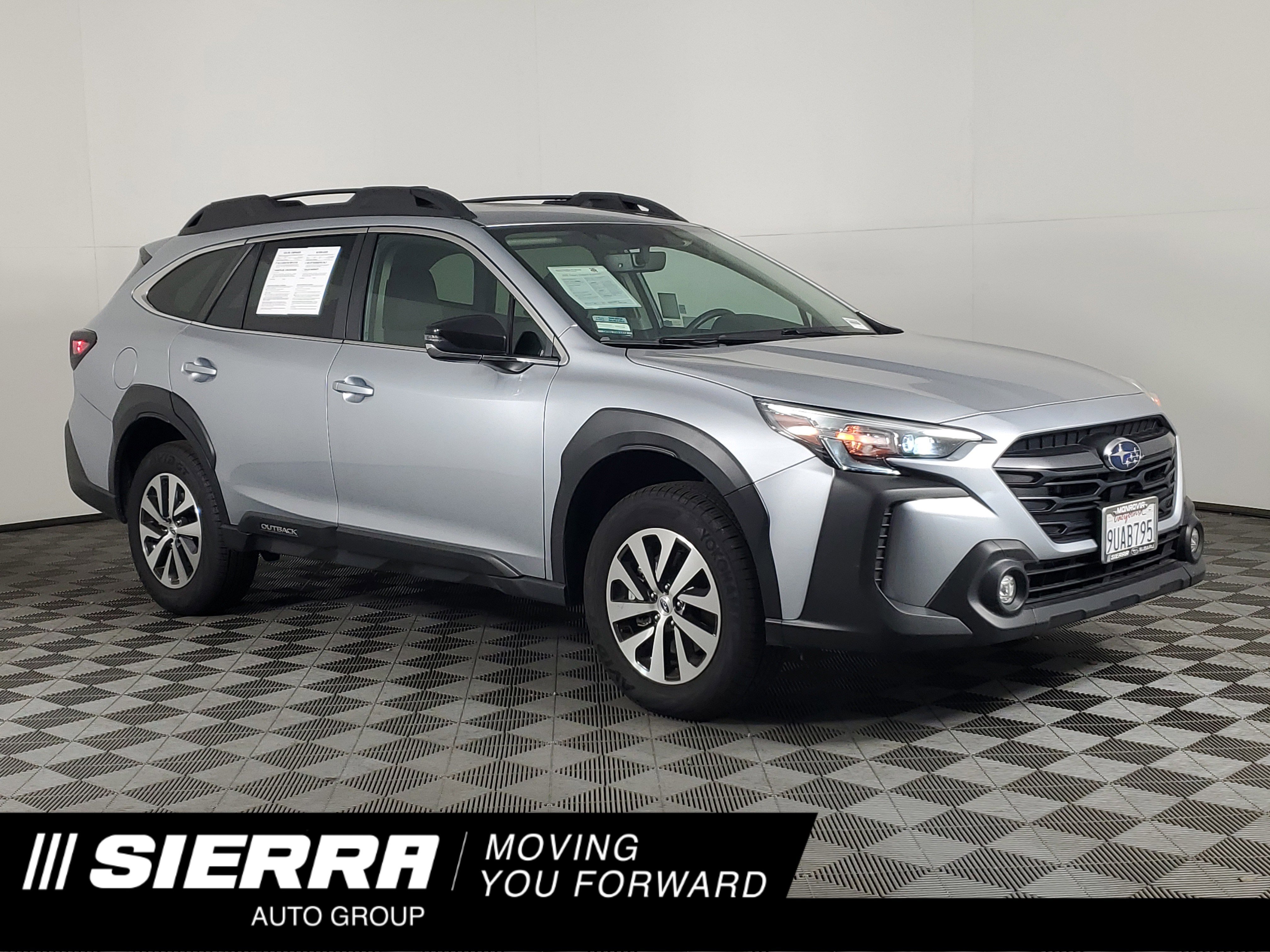 Used 2025 Subaru Outback Premium image 1