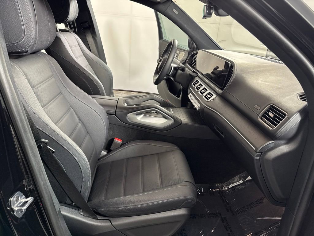 Certified 2025 Mercedes-Benz GLS 580 4MATIC w/ Acoustic Comfort Package image 21