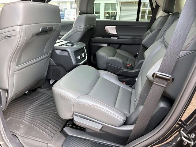Used 2025 Ford Expedition Active image 10