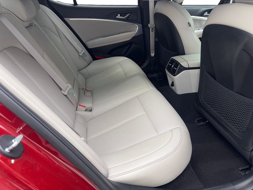 Used 2023 Genesis G70 2.0T image 40