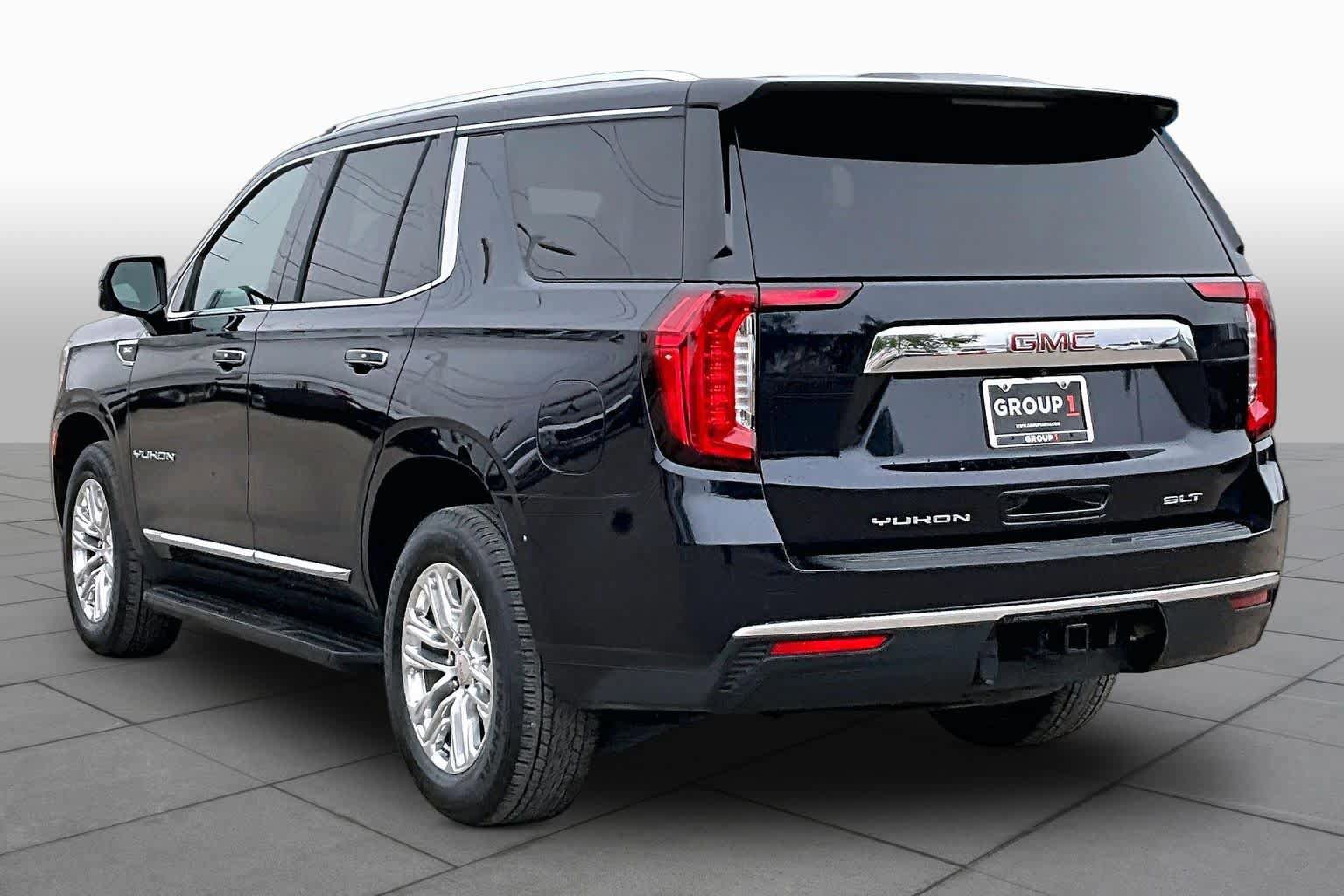 Used 2023 GMC Yukon SLT w/ SLT Luxury Package AWD/4WD image 12