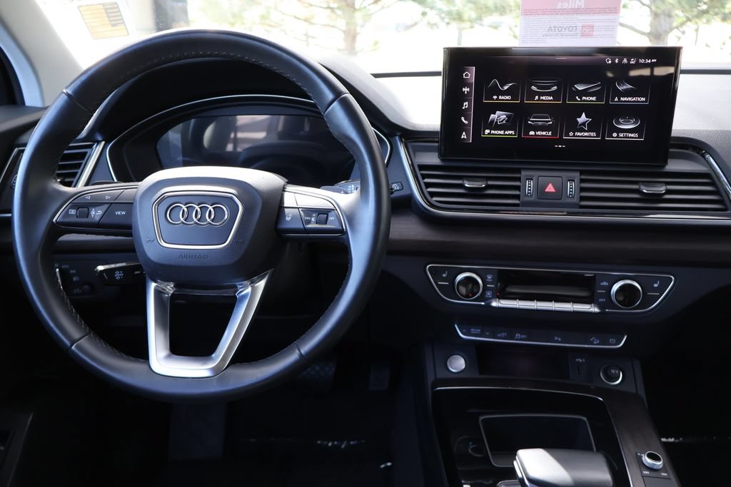 Used 2023 Audi Q5 e Premium w/ Convenience Package AWD/4WD image 2
