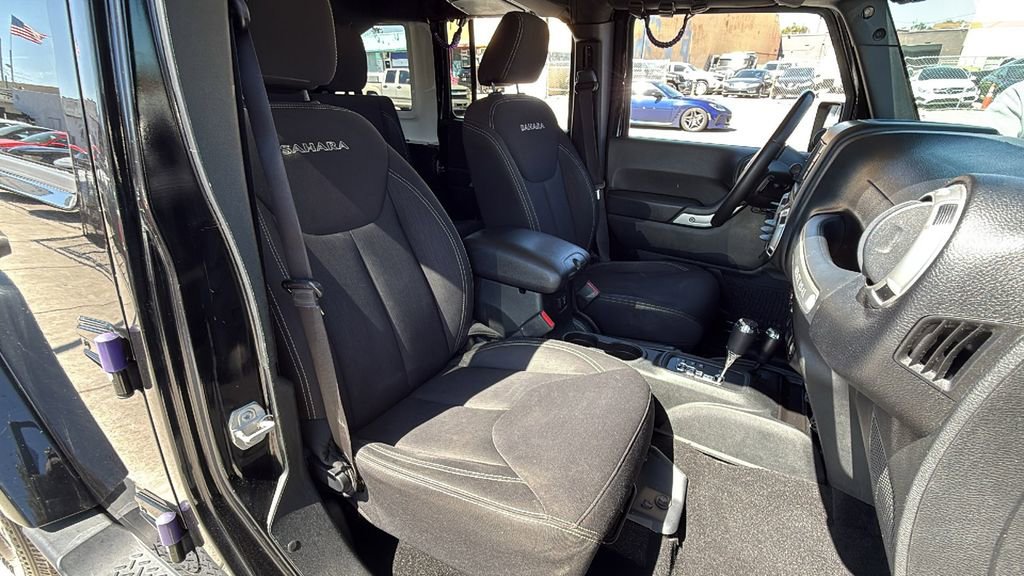 Used 2018 Jeep Wrangler Unlimited Sahara image 36