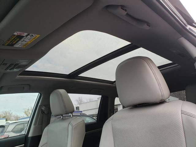 Used 2018 Toyota Highlander Limited Platinum image 15