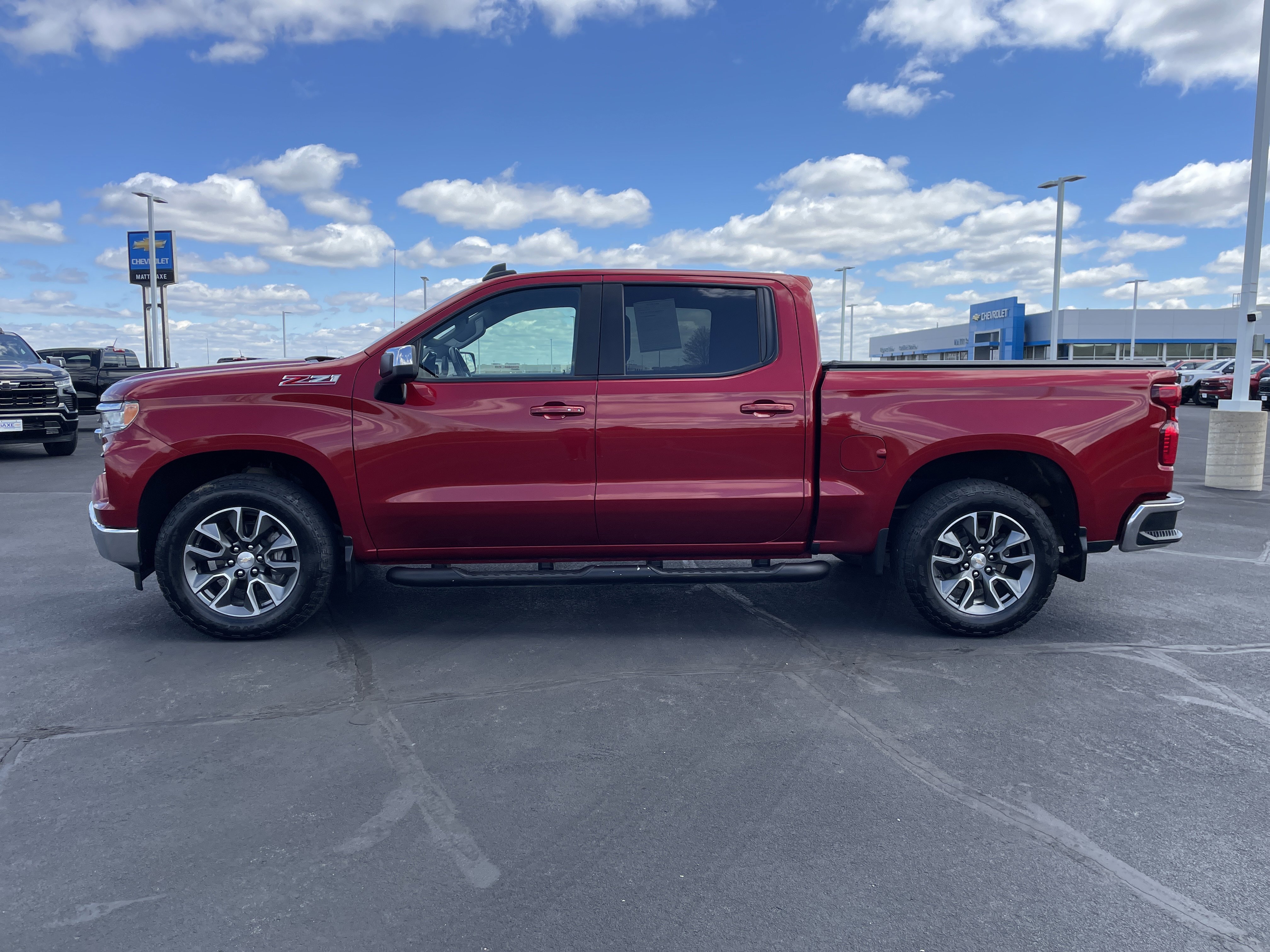 Certified 2023 Chevrolet Silverado 1500 LT AWD/4WD image 2