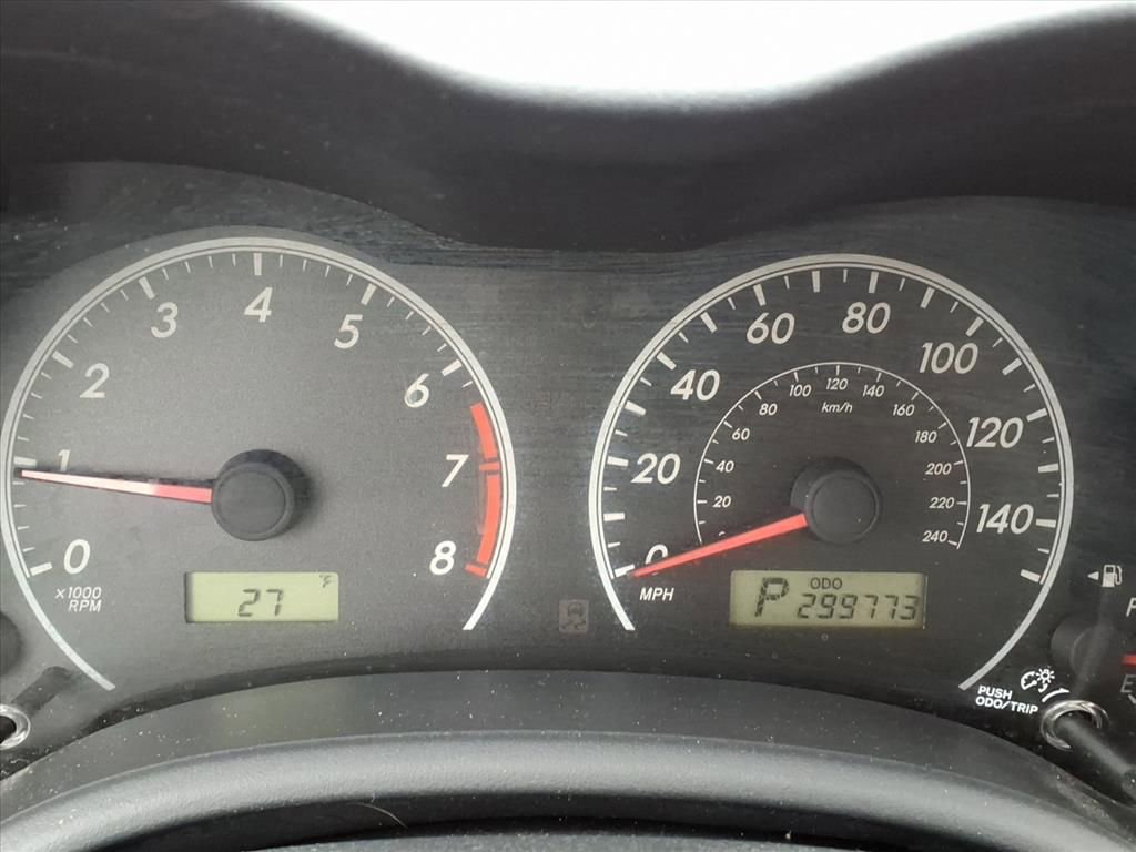 Used 2012 Toyota Corolla image 18