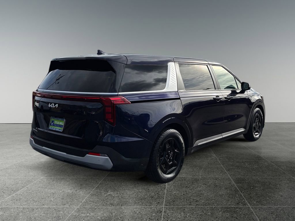Used 2025 Kia Carnival FWD image 7