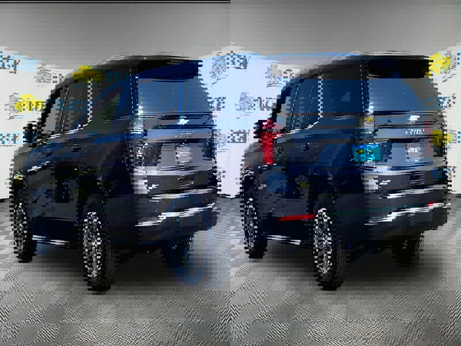 Used 2025 Chevrolet Tahoe LS image 4