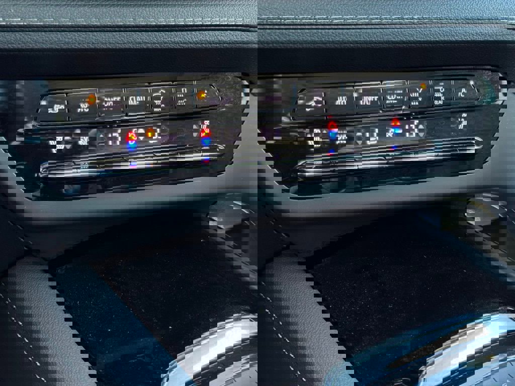 Used 2023 Buick Envision Avenir image 34