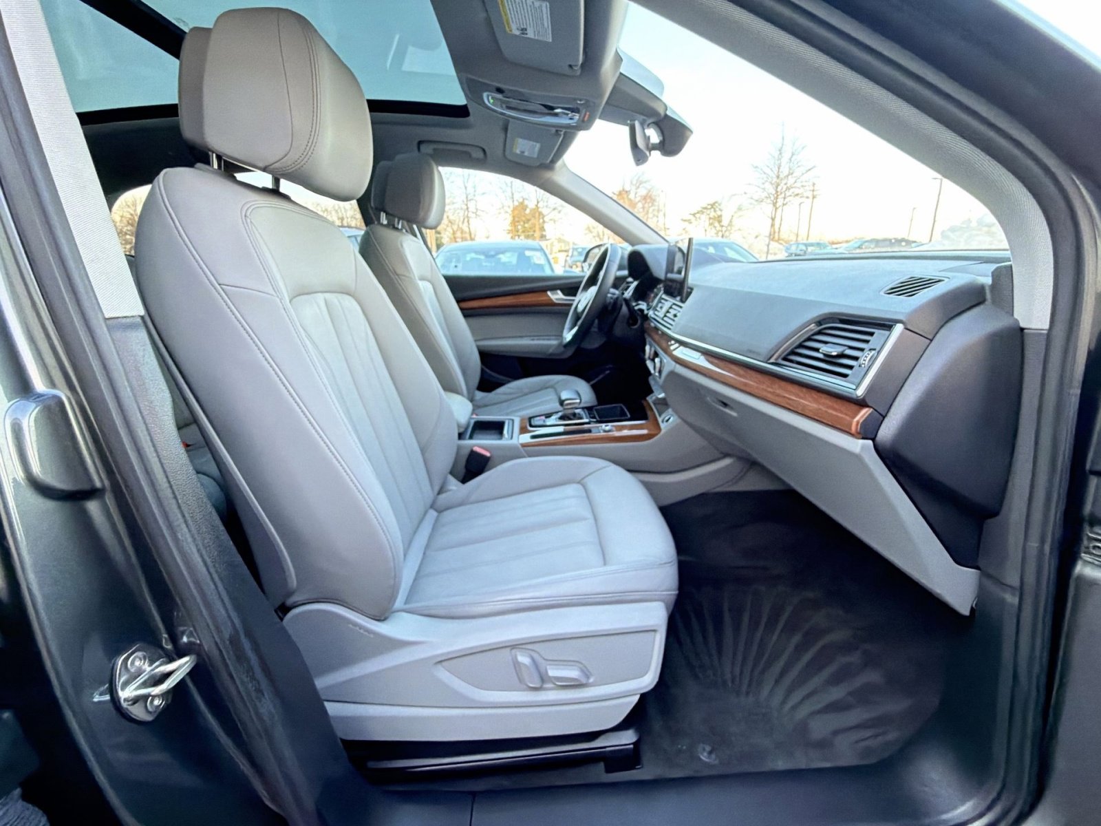 Used 2022 Audi Q5 2.0T Premium w/ Convenience Package image 26