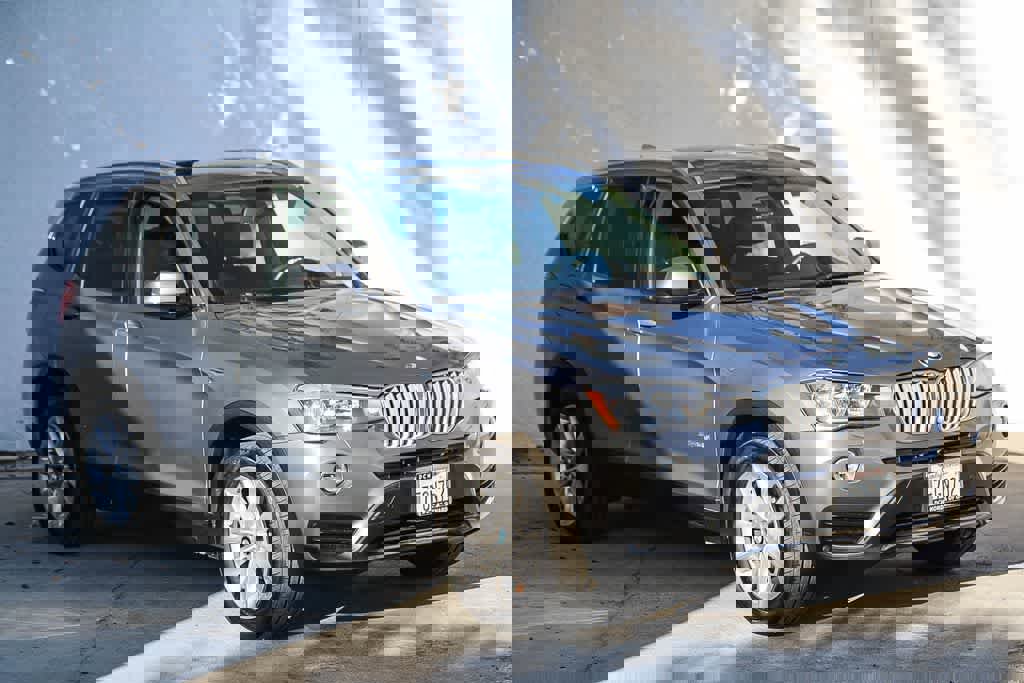 Used 2015 BMW X3 sDrive28i image 3