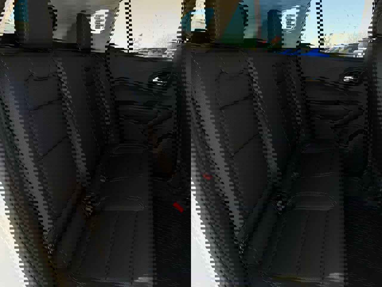 New 2026 Chevrolet Trax ACTIV w/ Sunroof Package FWD image 26