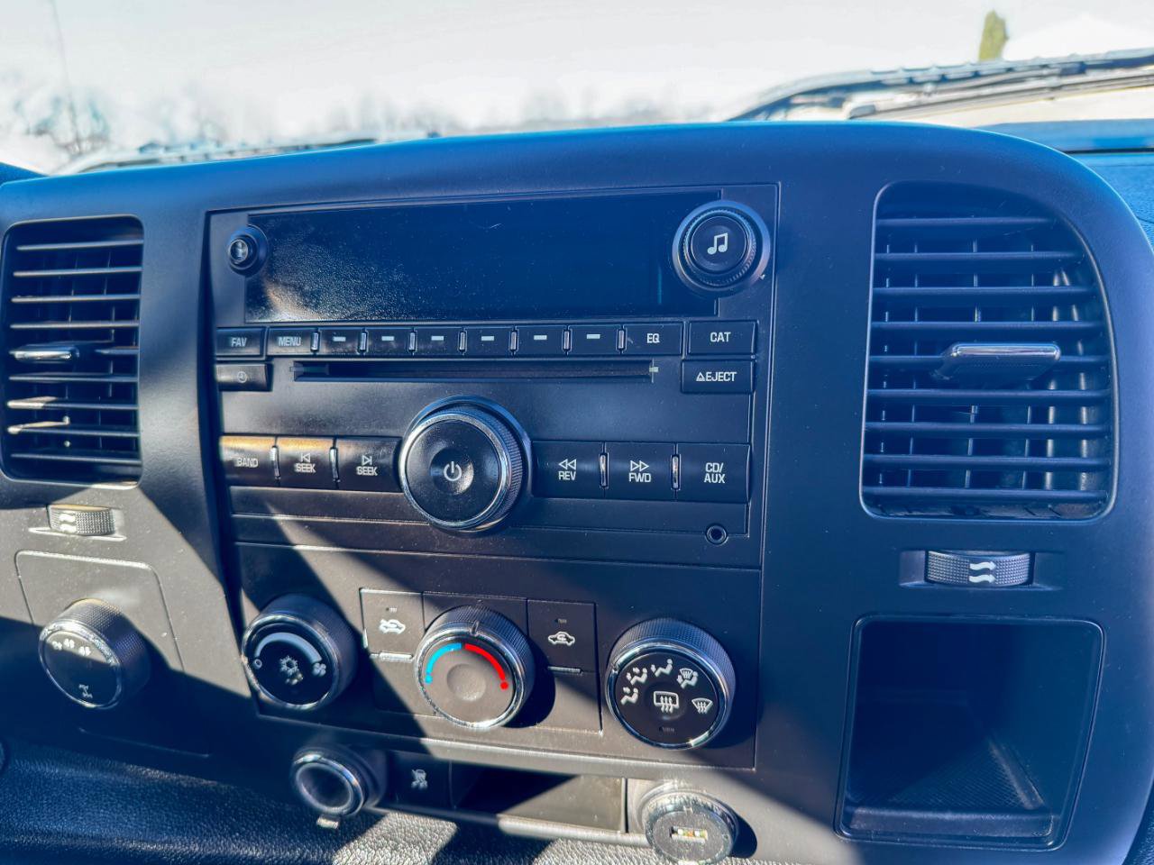Used 2010 Chevrolet Silverado 2500 LT w/ Interior Plus Package AWD/4WD image 28