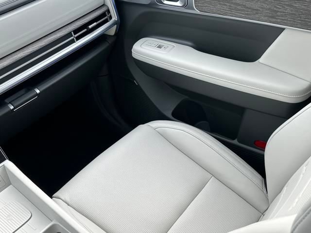 Used 2024 Hyundai Santa Fe Calligraphy image 26