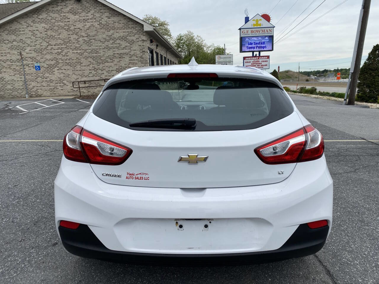 Used 2018 Chevrolet Cruze LT FWD image 6