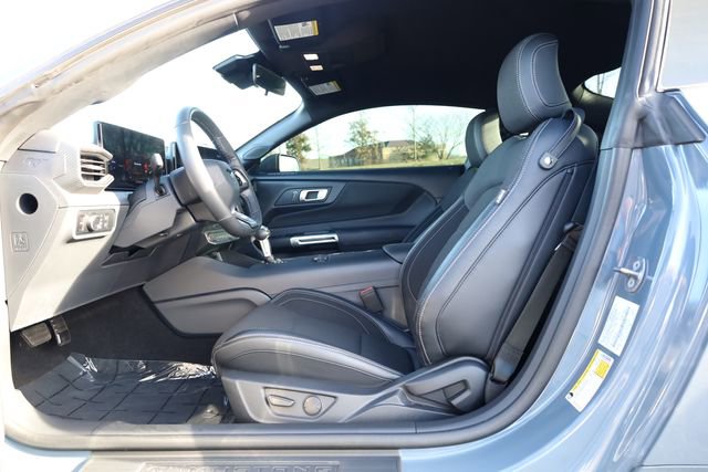 Used 2024 Ford Mustang Coupe image 10