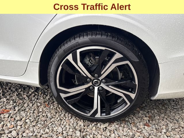 Used 2024 Volvo S60 B5 Plus AWD/4WD image 9
