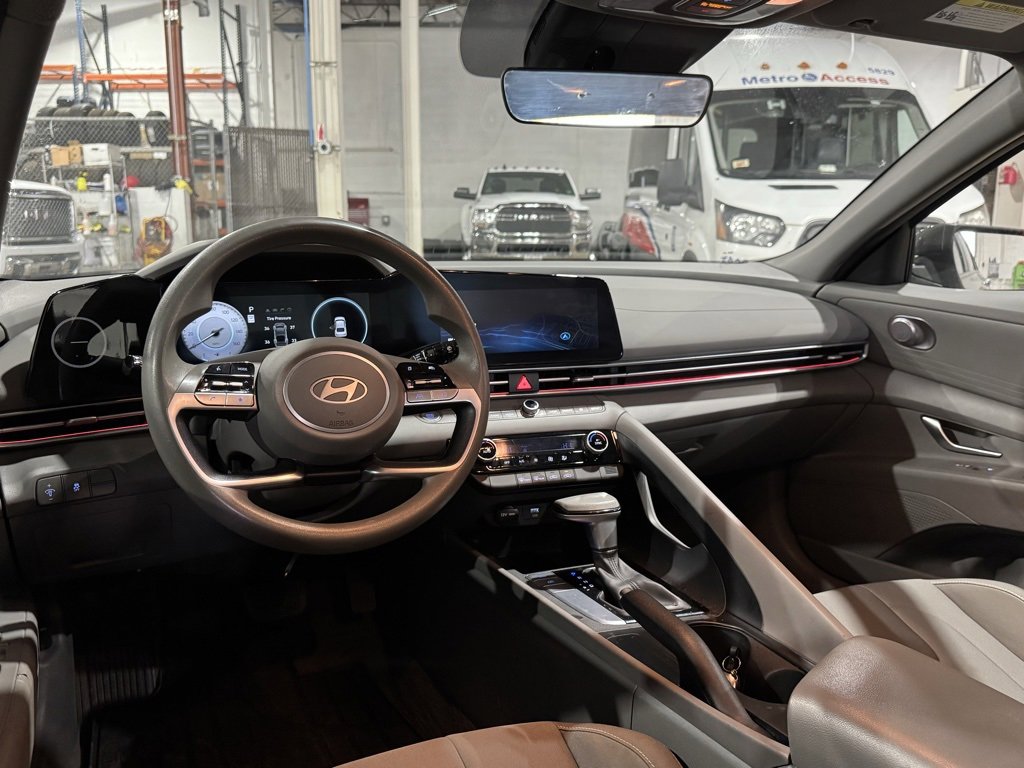 Used 2024 Hyundai Elantra SEL image 6