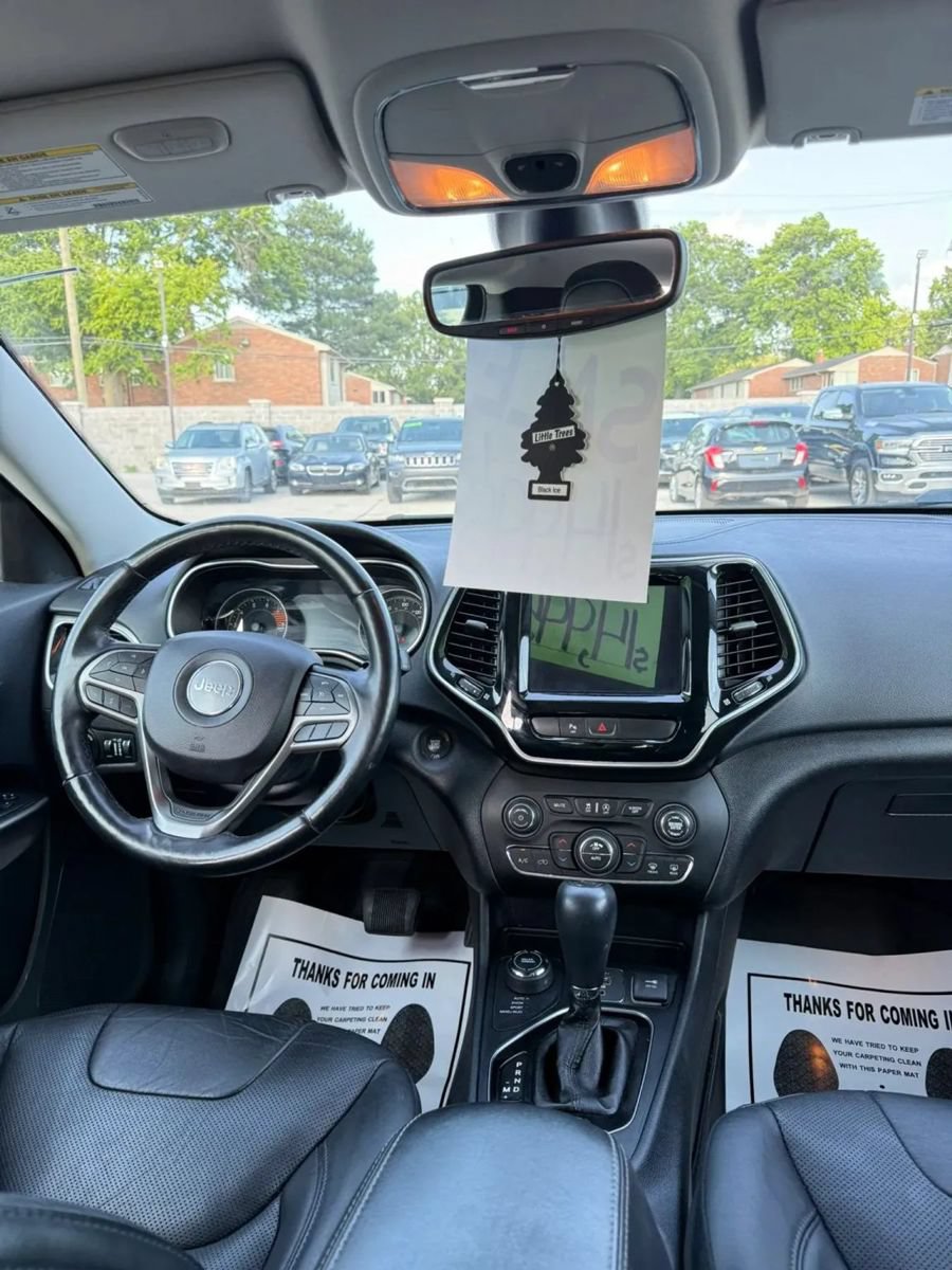 Used 2019 Jeep Cherokee Limited AWD/4WD image 11