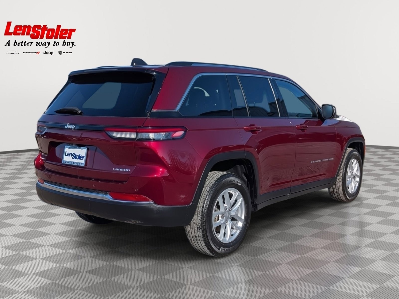 Used 2023 Jeep Grand Cherokee Laredo X image 5