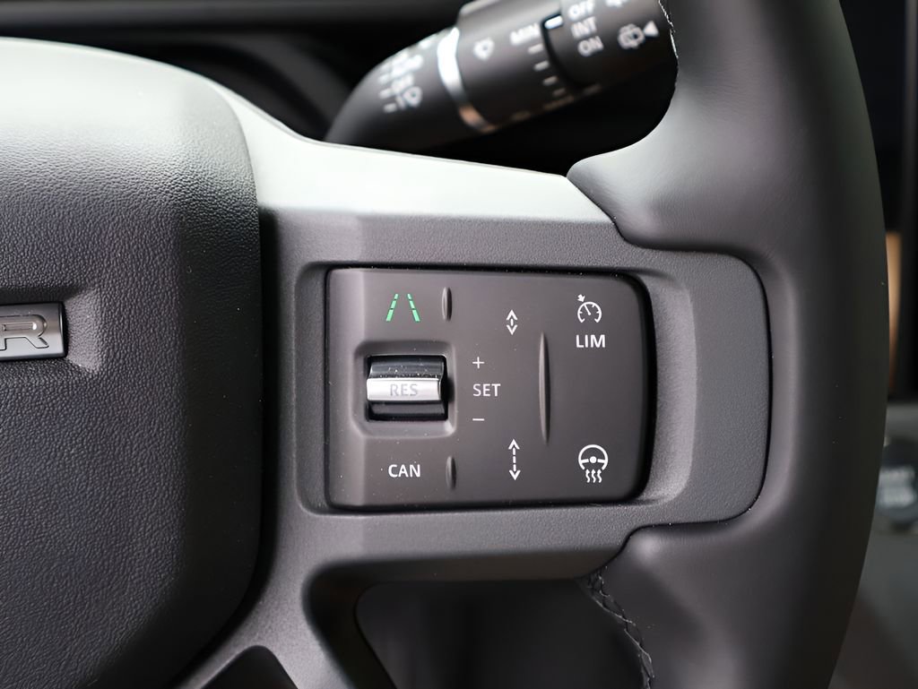 New 2026 Land Rover Defender 130 X-Dynamic SE AWD/4WD image 33