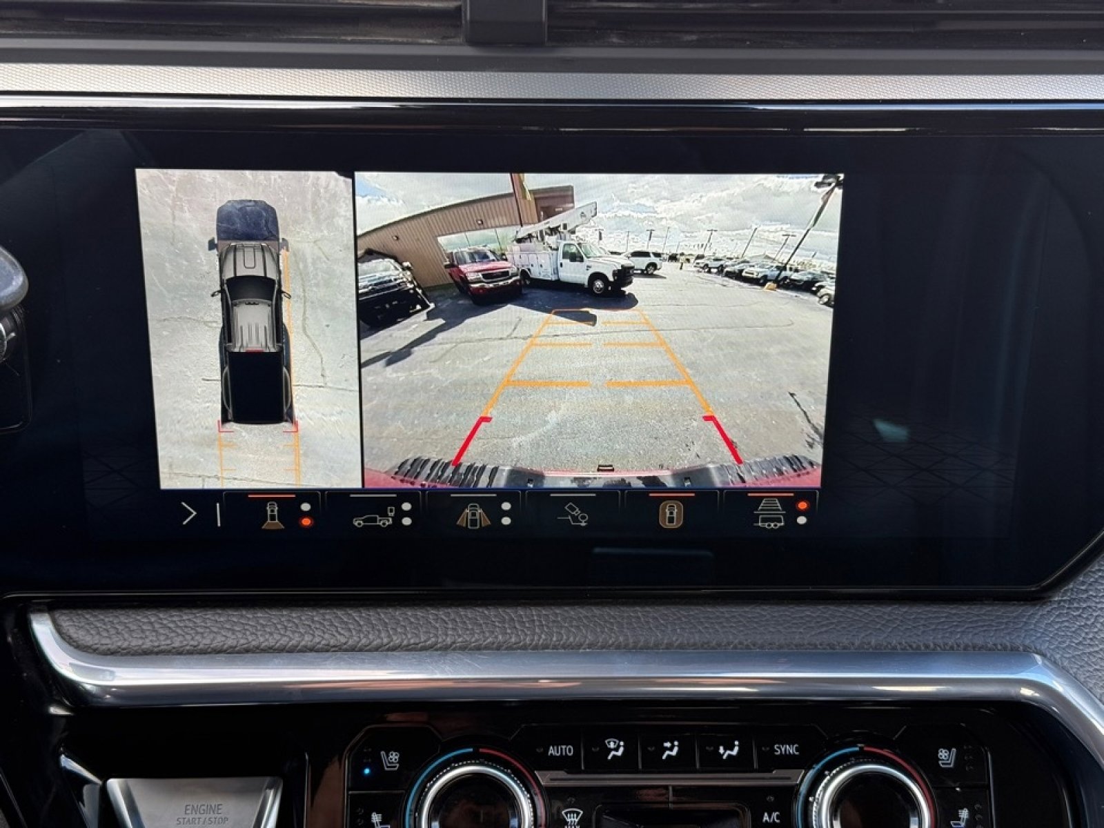 Used 2024 GMC Sierra 3500 Denali w/ Technology Package image 27