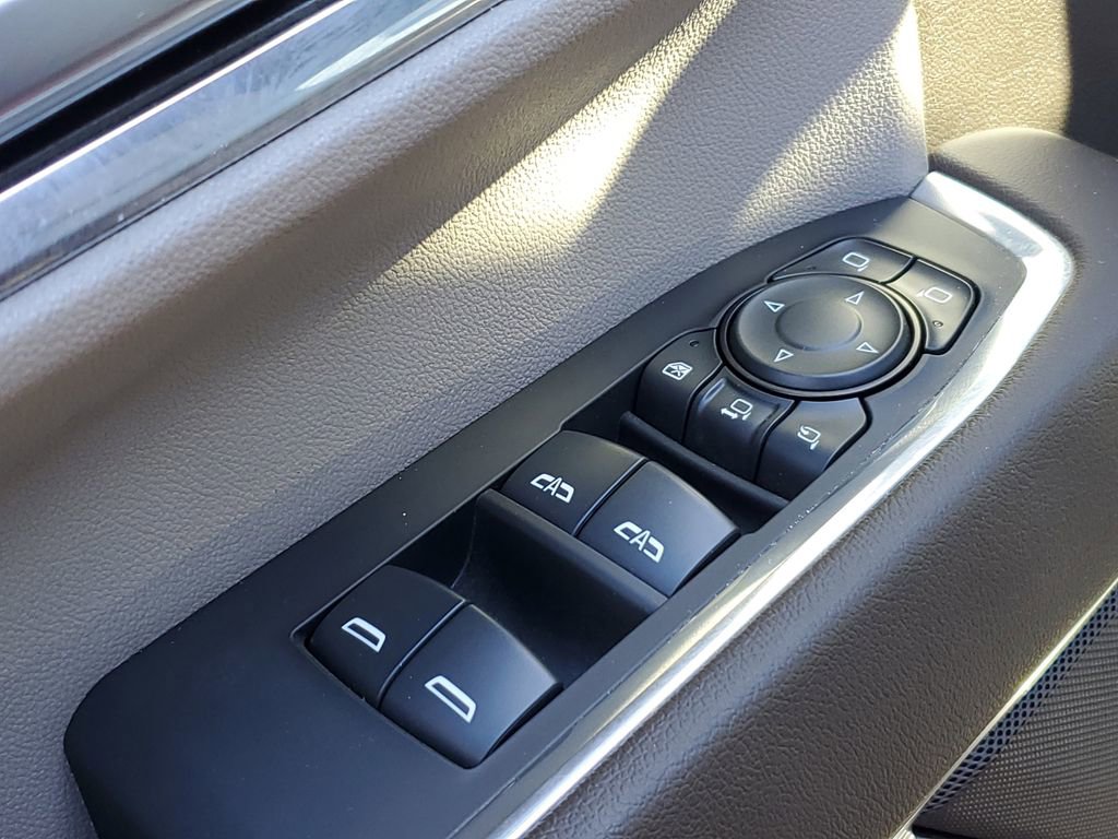 Used 2024 Chevrolet Silverado 2500 LTZ w/ LTZ Convenience Package image 27