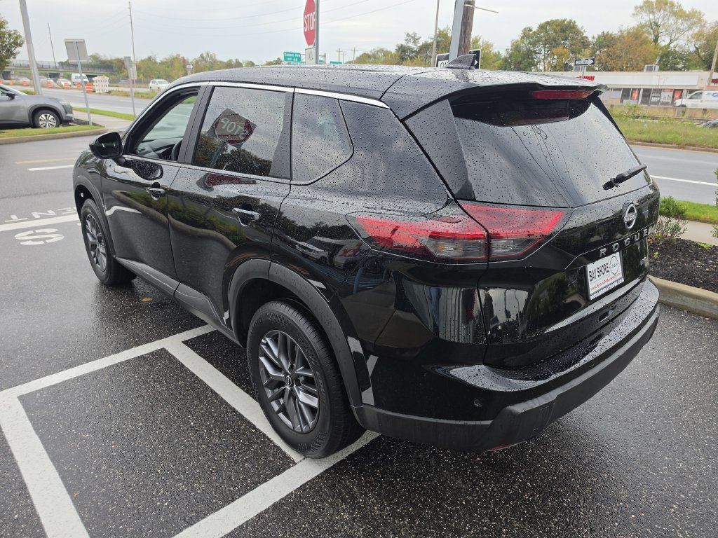 Certified 2026 Nissan Rogue SV AWD/4WD image 8
