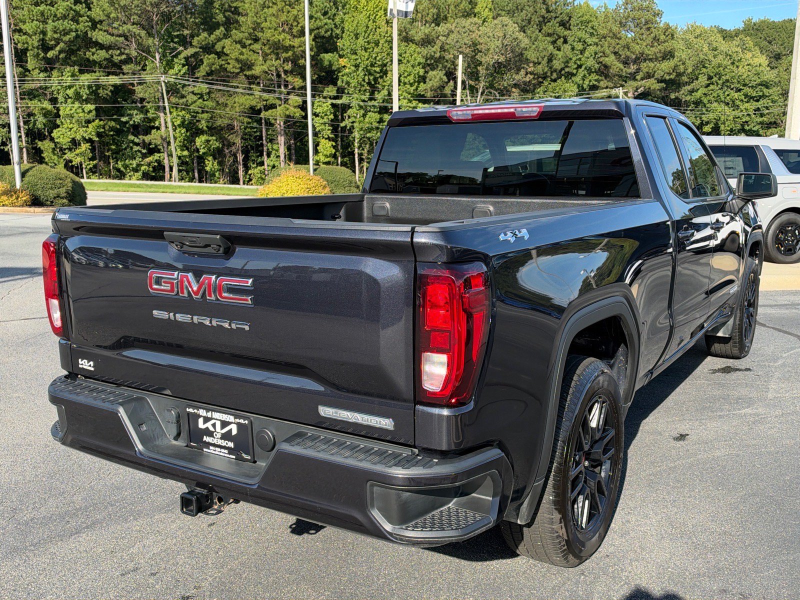Used 2024 GMC Sierra 1500 Elevation AWD/4WD image 4