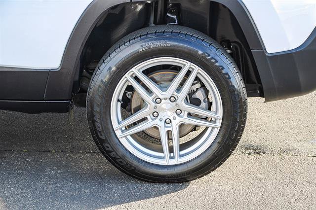 Used 2017 Jeep Cherokee Limited w/ Luxury Group image 10