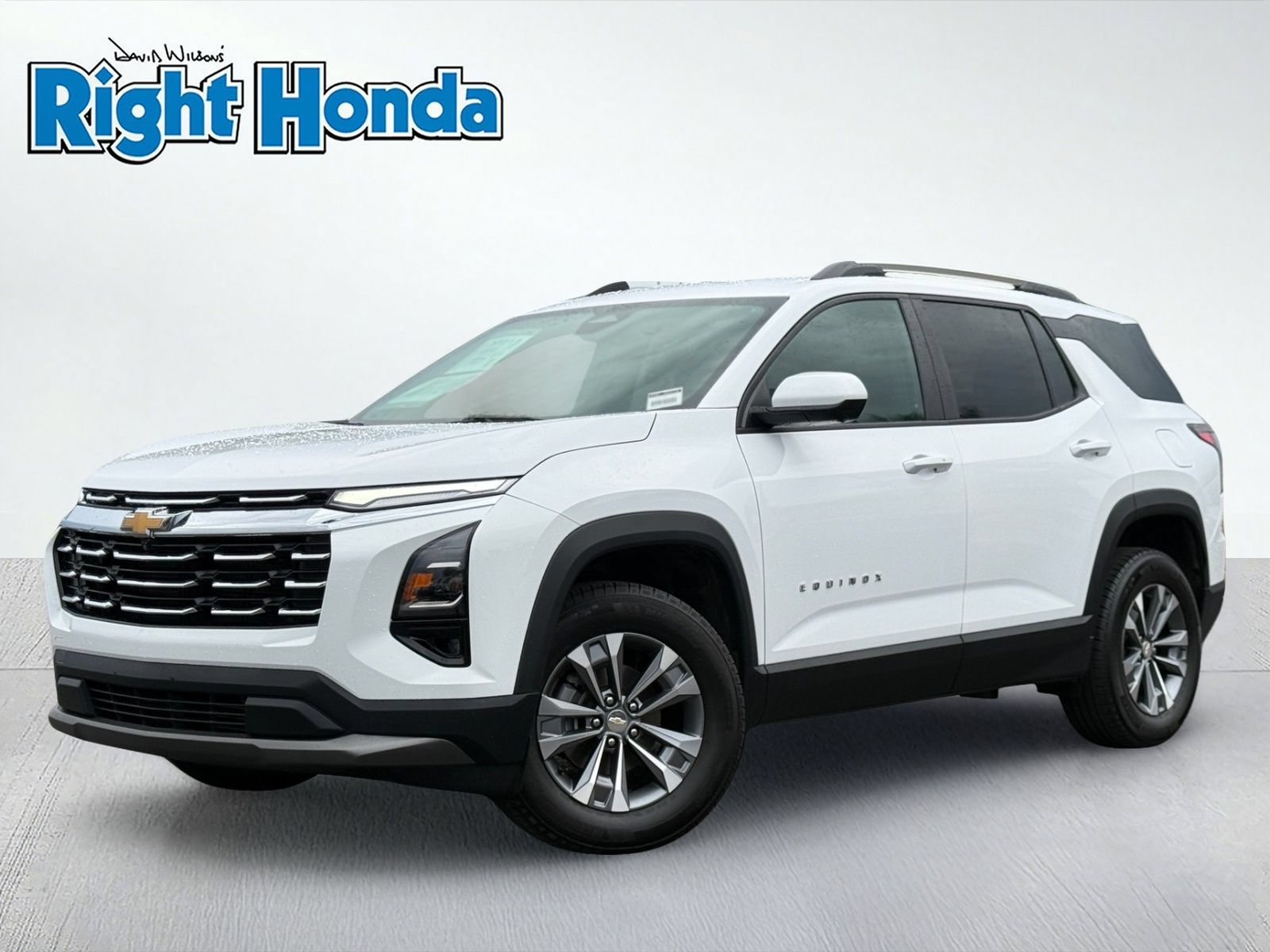 Used 2025 Chevrolet Equinox LT w/ Convenience Package II AWD/4WD image 2