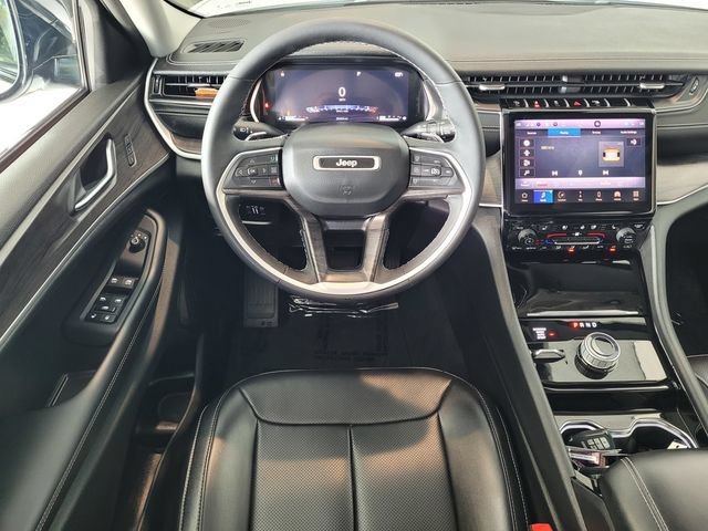 Used 2023 Jeep Grand Cherokee L Limited w/ Luxury Tech Group II AWD/4WD image 16