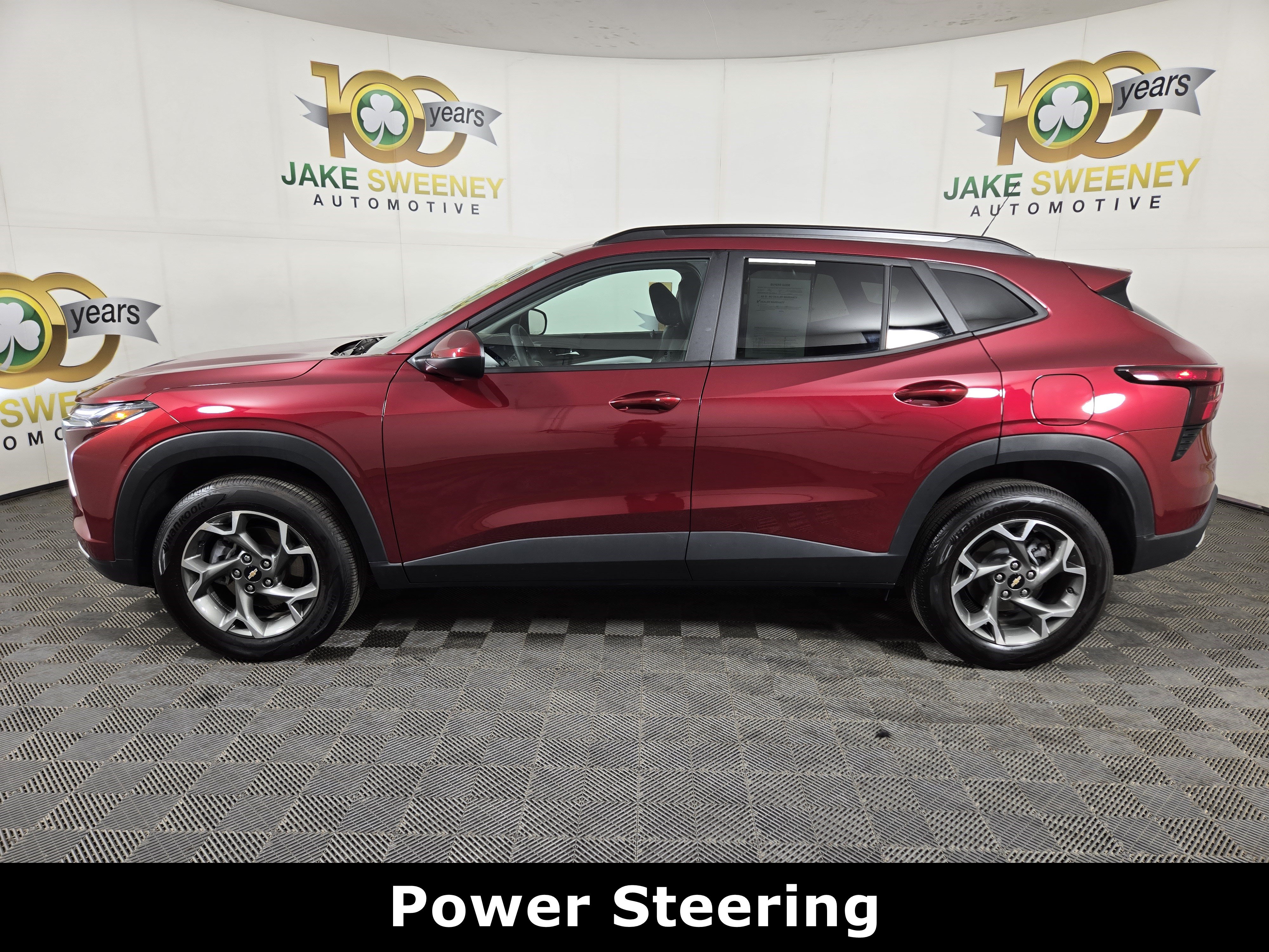 Certified 2025 Chevrolet Trax LT w/ LT Convenience Package FWD image 4
