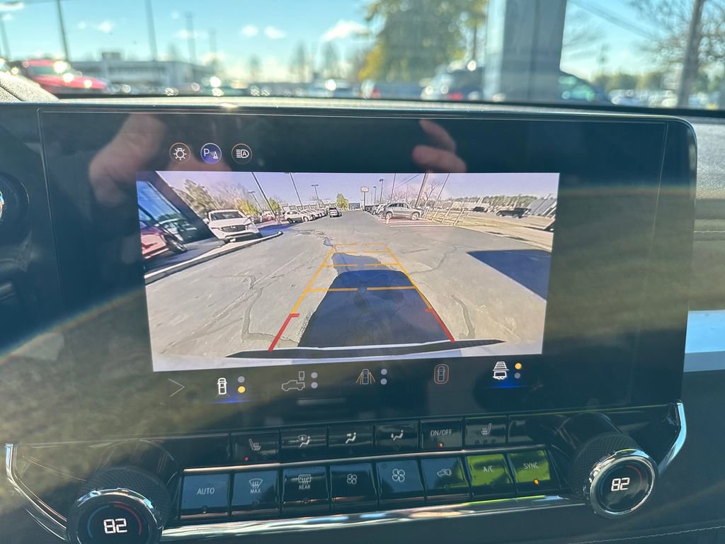 Used 2025 Chevrolet Colorado LT w/ LT Convenience Package image 26