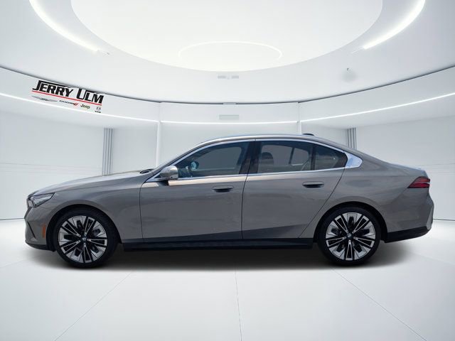 Used 2025 BMW 540i xDrive image 6