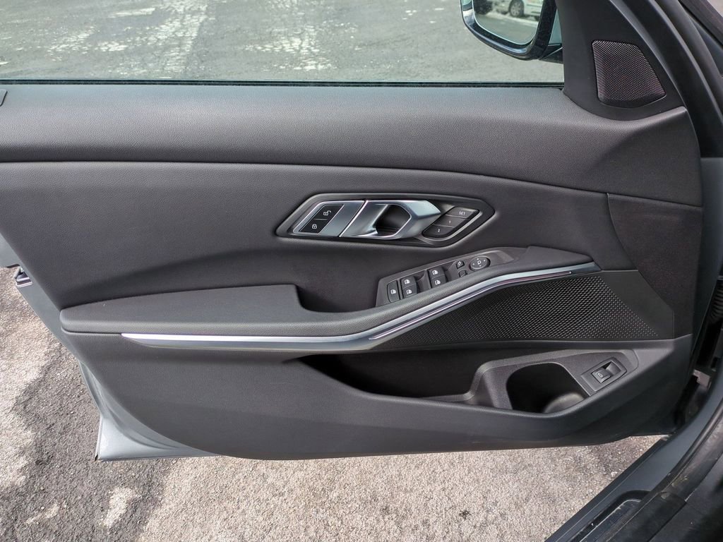 Certified 2023 BMW 330i xDrive Sedan w/ Driving Assistance Package image 7
