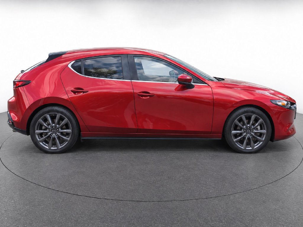 Used 2019 MAZDA MAZDA3 Hatchback FWD image 8