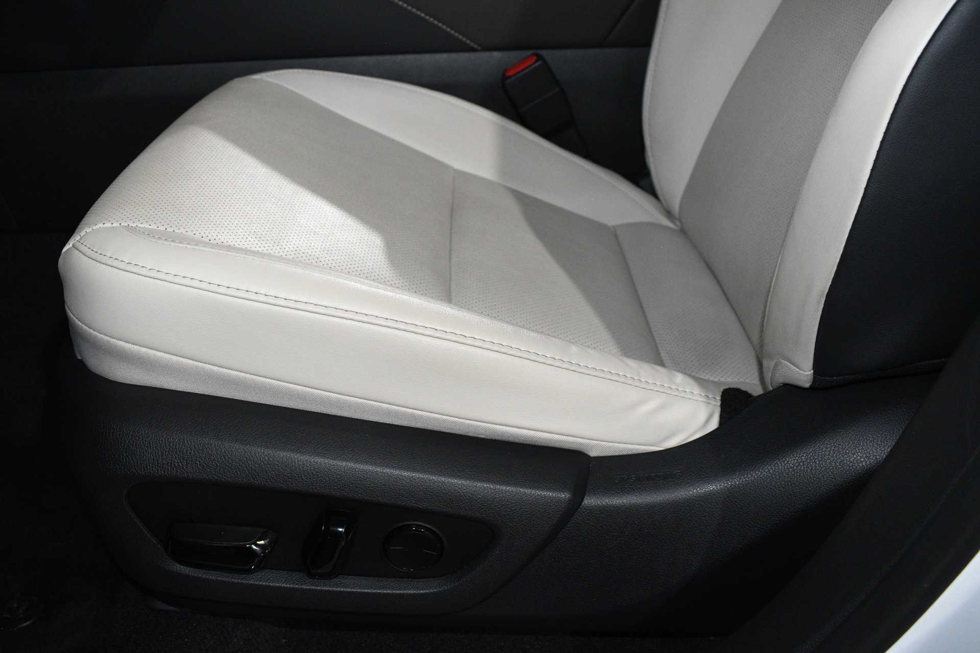 Used 2024 Lexus RX 350 Premium w/ Accessory Package (K3) FWD image 13