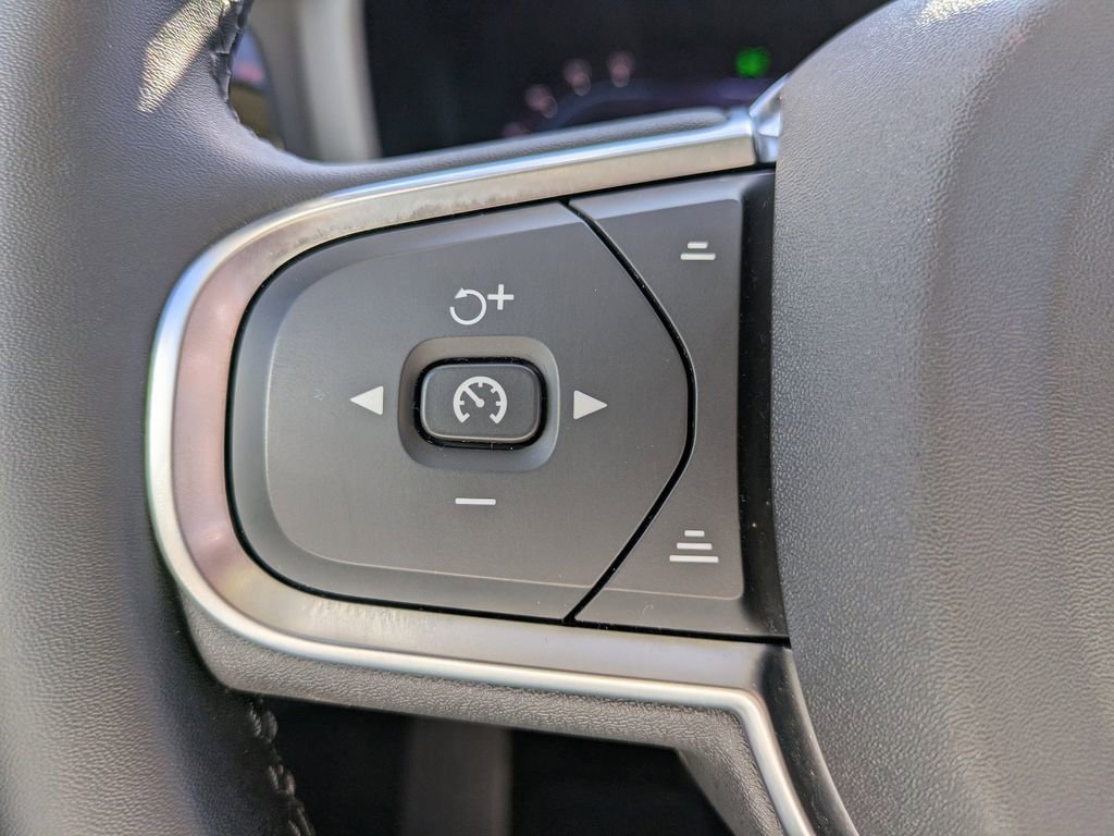 Certified 2025 Volvo S60 B5 Core image 25