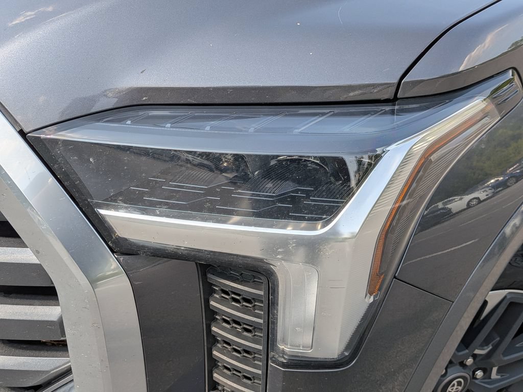 Used 2025 Toyota Tundra Limited AWD/4WD image 7