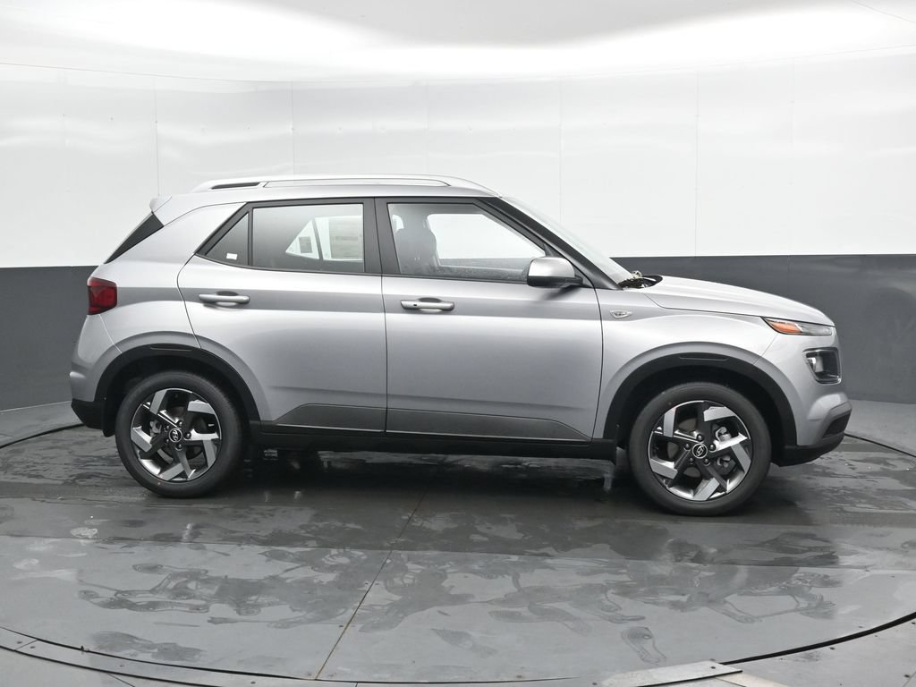 New 2026 Hyundai Venue SEL FWD image 3