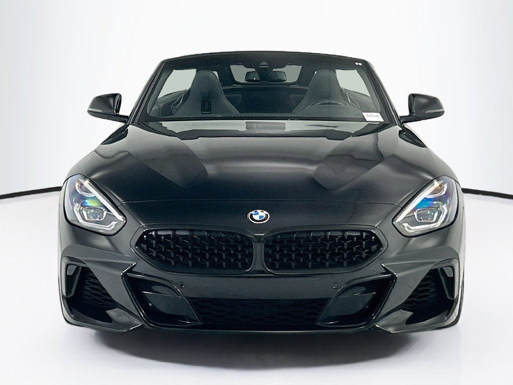 Certified 2022 BMW Z4 M40i w/ Driving Assistance Package RWD image 2