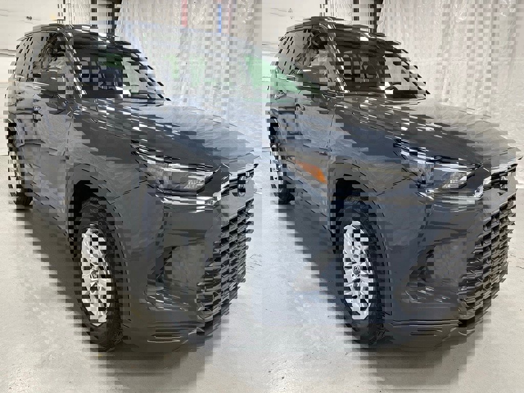 Used 2025 Toyota Grand Highlander AWD image 1