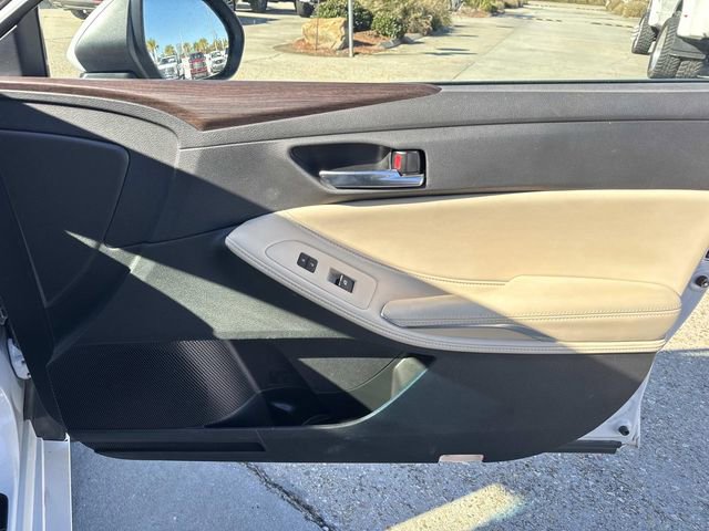 Used 2022 Toyota Avalon XLE image 11