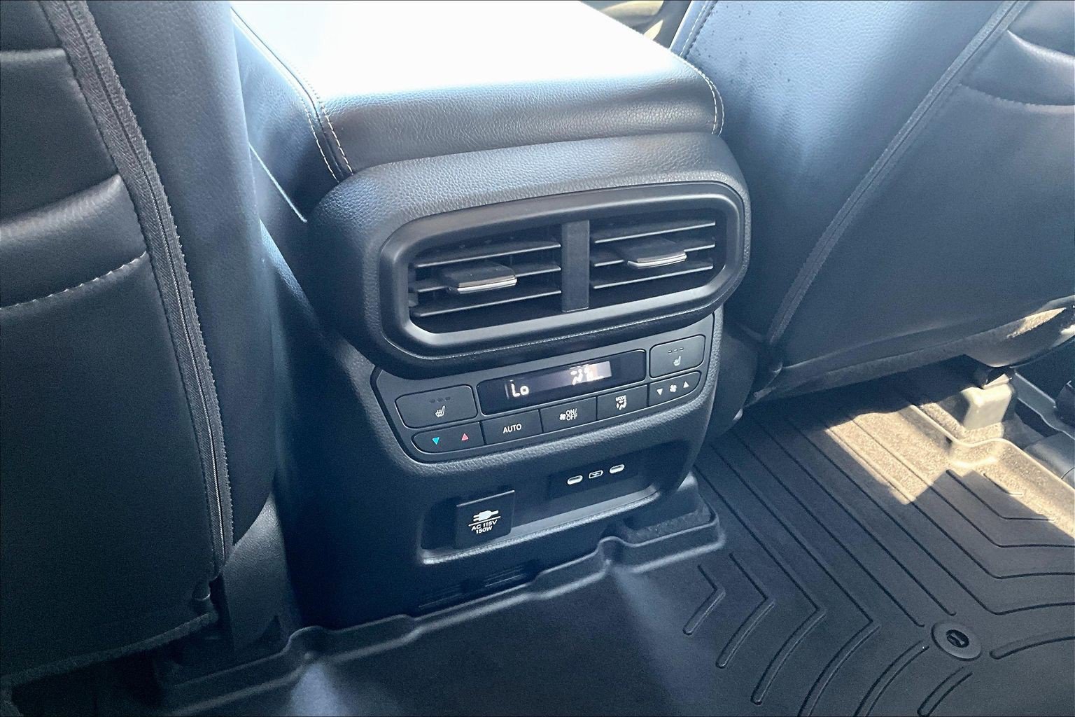 Used 2025 Honda Pilot Elite image 25