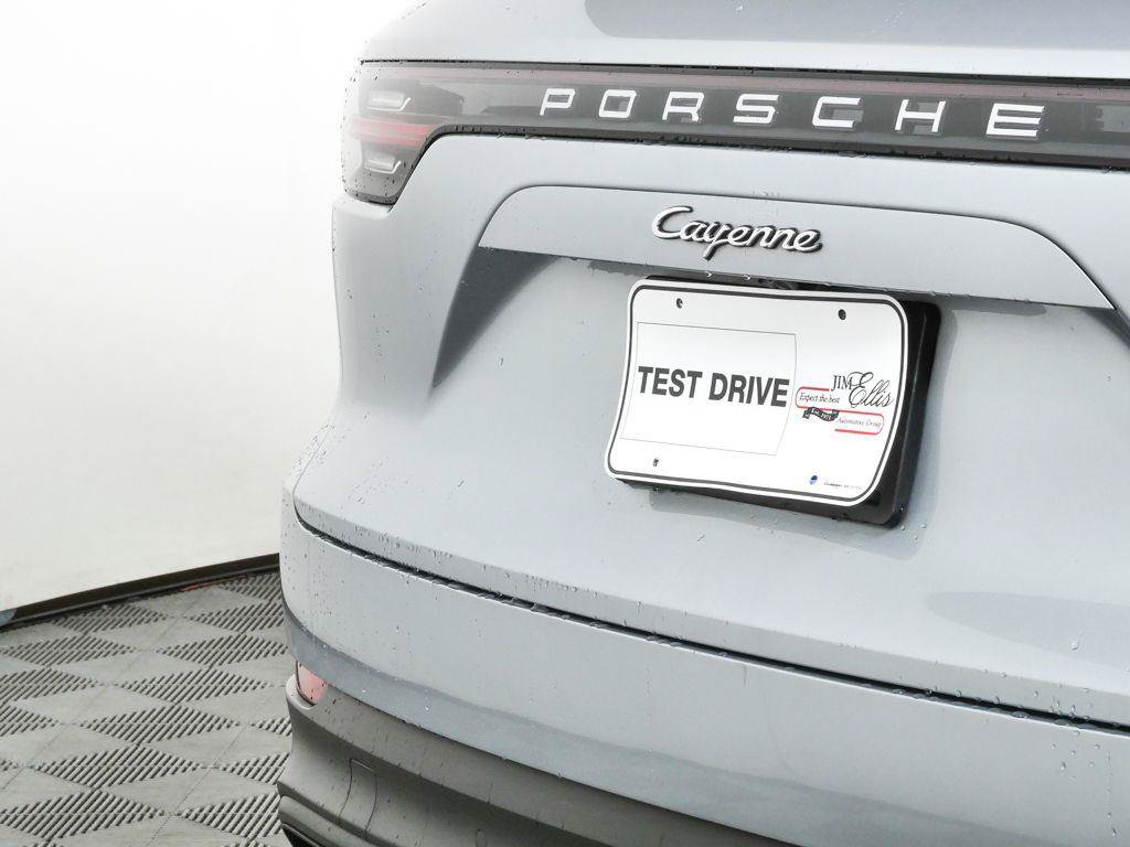 Certified 2022 Porsche Cayenne E-Hybrid AWD/4WD image 36