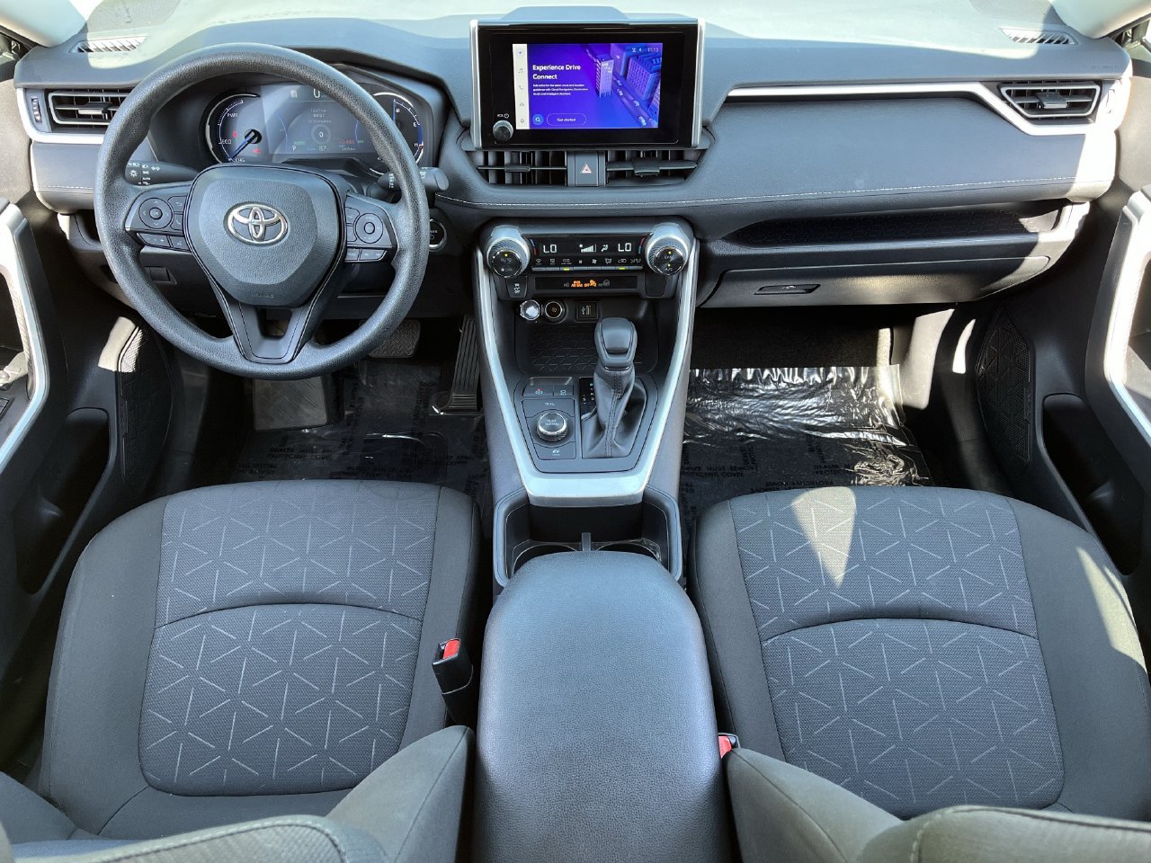 Used 2025 Toyota RAV4 XLE AWD/4WD image 9