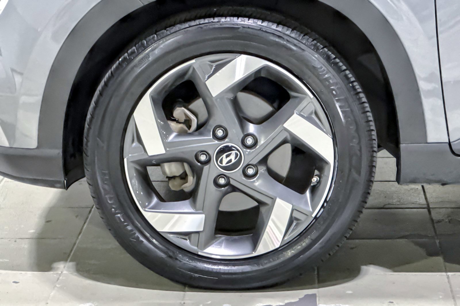 Used 2021 Hyundai Venue SEL FWD image 12